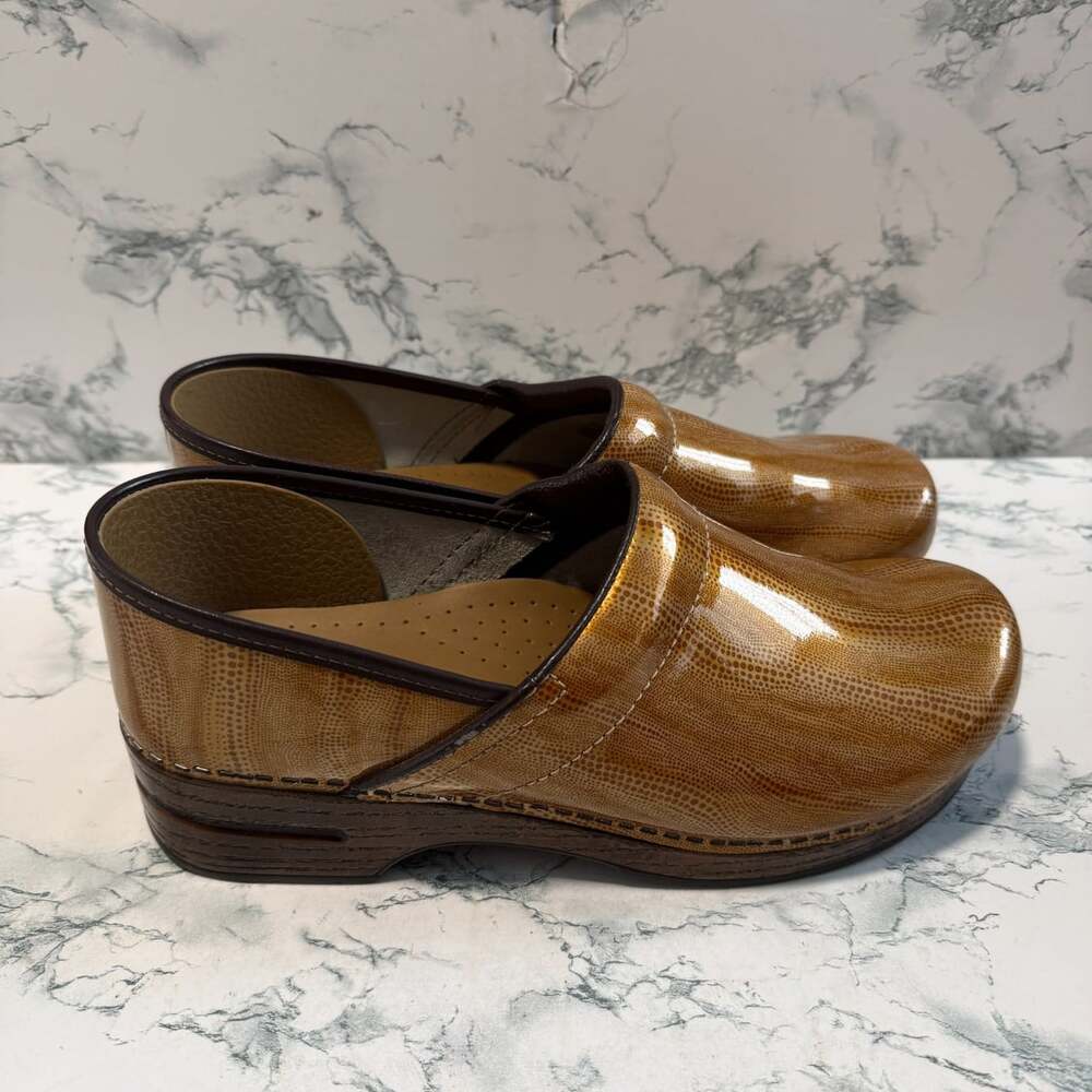 Dansko Women 42 US 11.5 12 Professional Clogs Patent Leather Brown Comfort Shoe